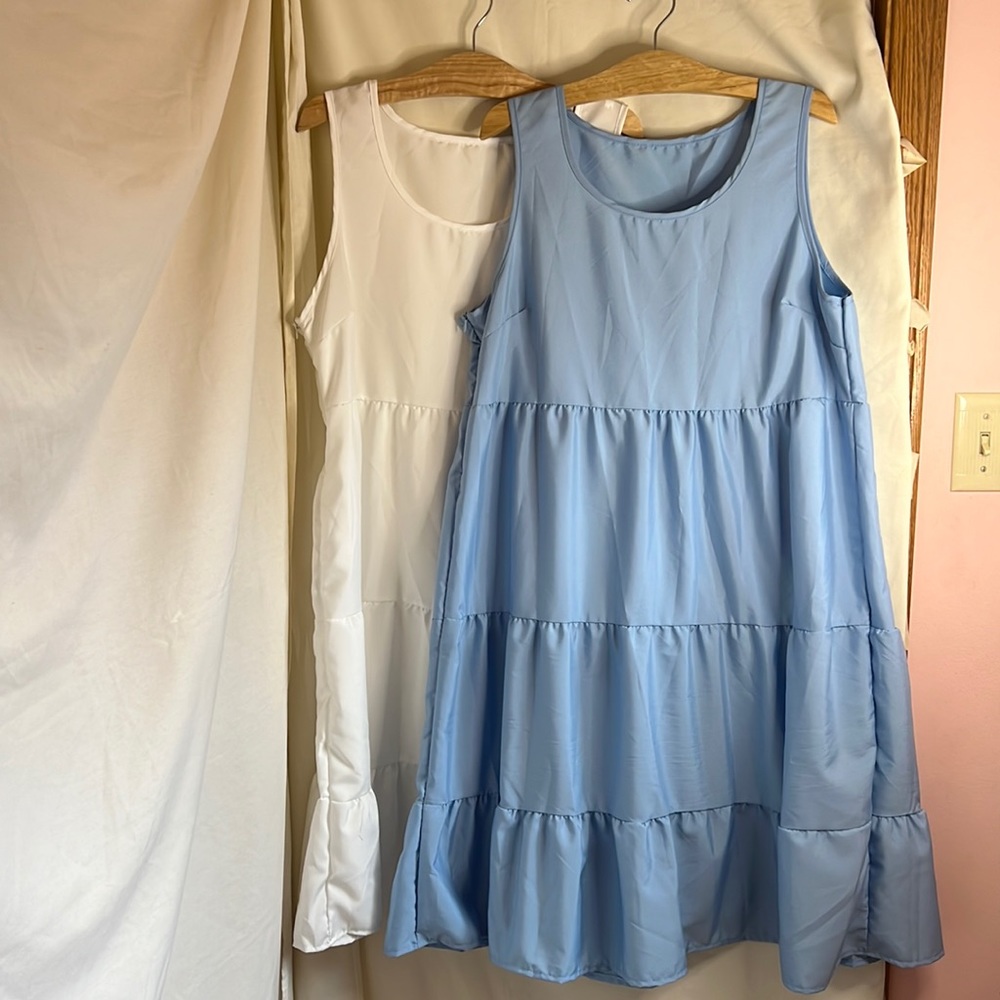 NWOT 2 XL Sleeveless white & light blue lightweight dresses w/ side zipper